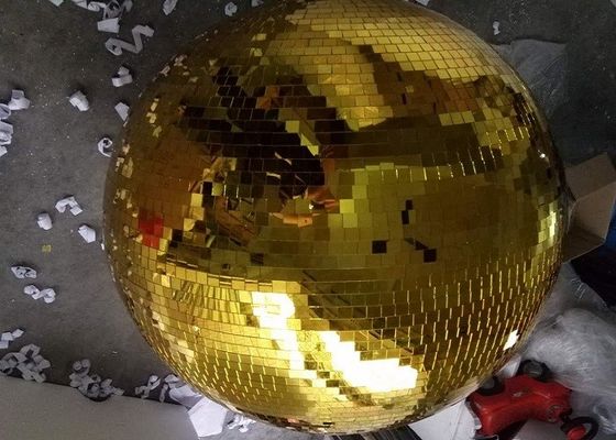 L'étape d'or de disco de boule de miroir de 120CM allume la boule tournante