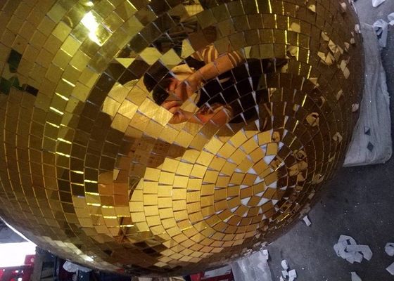 L'étape d'or de disco de boule de miroir de 120CM allume la boule tournante