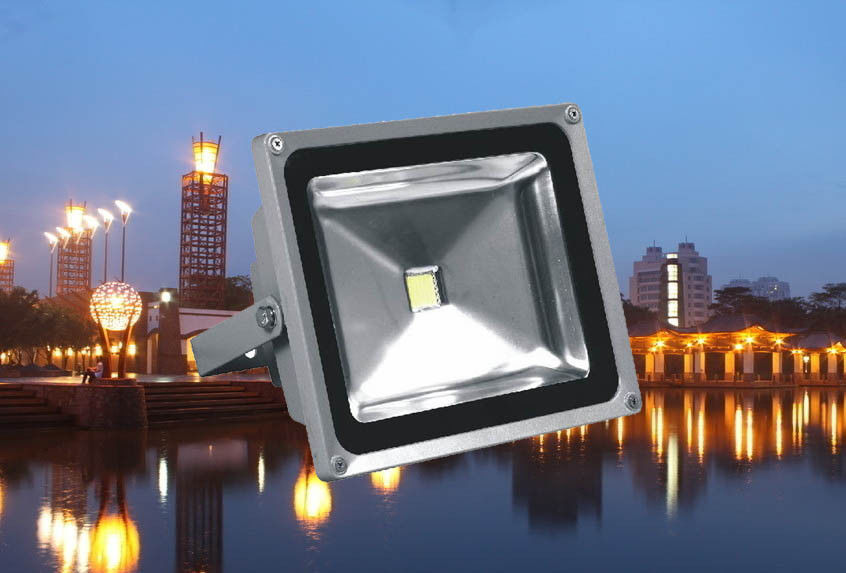 Lumière d'inondation menée extérieure de puissance élevée 10w - 100w couleur du blanc/RVB pour l'étape